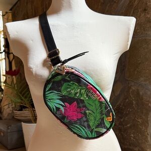 Victoria’s Secret Oval City Bag